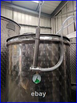 Stainless Steel tank 400L with'floating' type, variable capacity lid