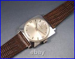 Vintage Longines Wittnauer Square Stainless Steel Mens Watch 17J 11KS 1960s